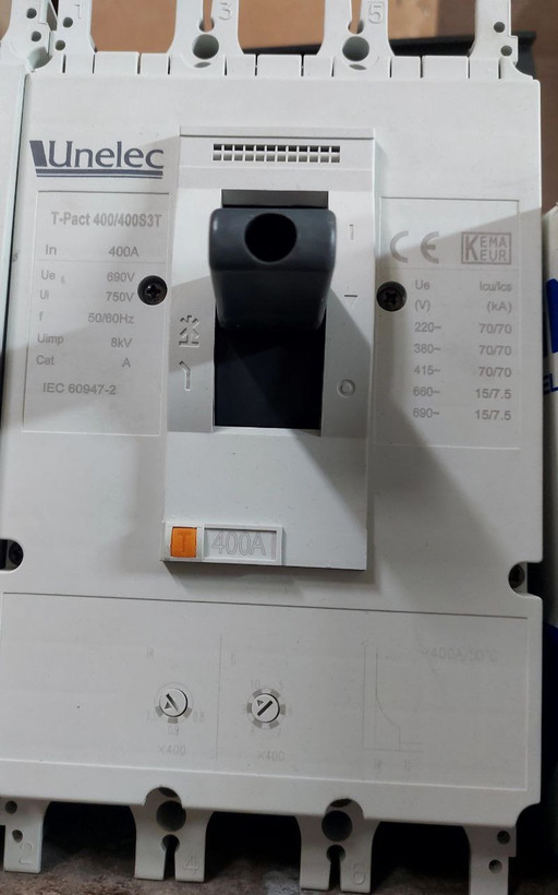 کلید اتوماتیک ۴۰۰ آمپر