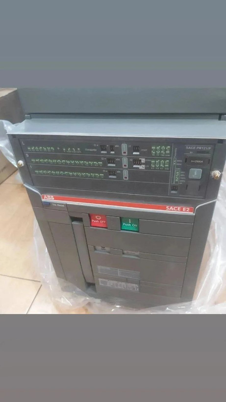 کلید اتوماتیک هوایی ۲۵۰۰آمپر موتور دار برند ABB